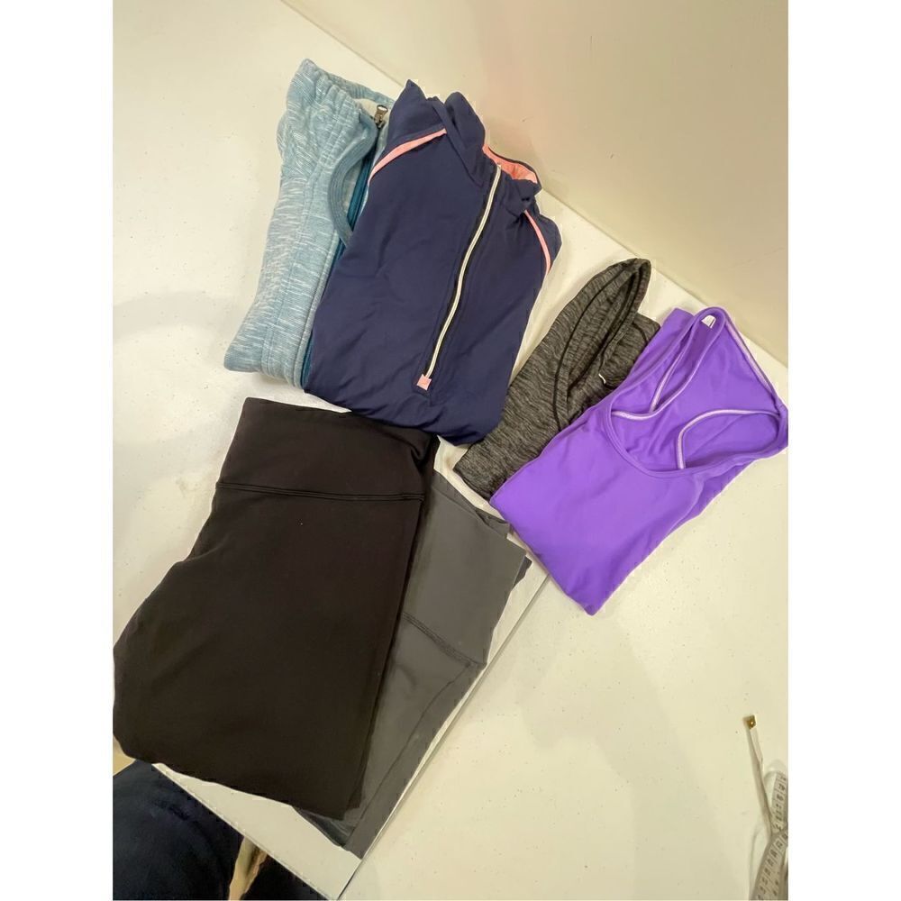 Lululemon, Alo, REI and more bundle lot women’s set of 6 gym exercise clothes me